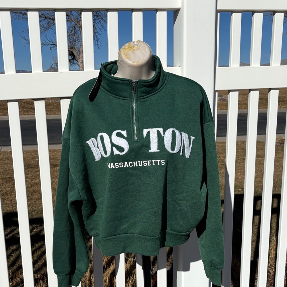 Fashion Nova NWT Boston Crop Top Zip Sweat Top, Size M